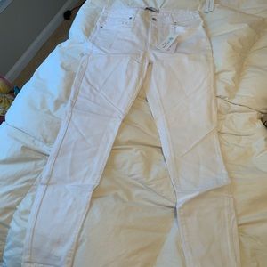 NWT White skinny jeans